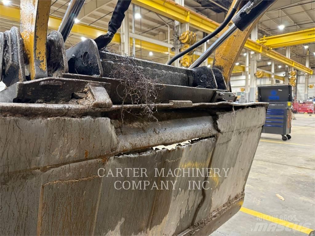 CAT 299D3 滑移装载机