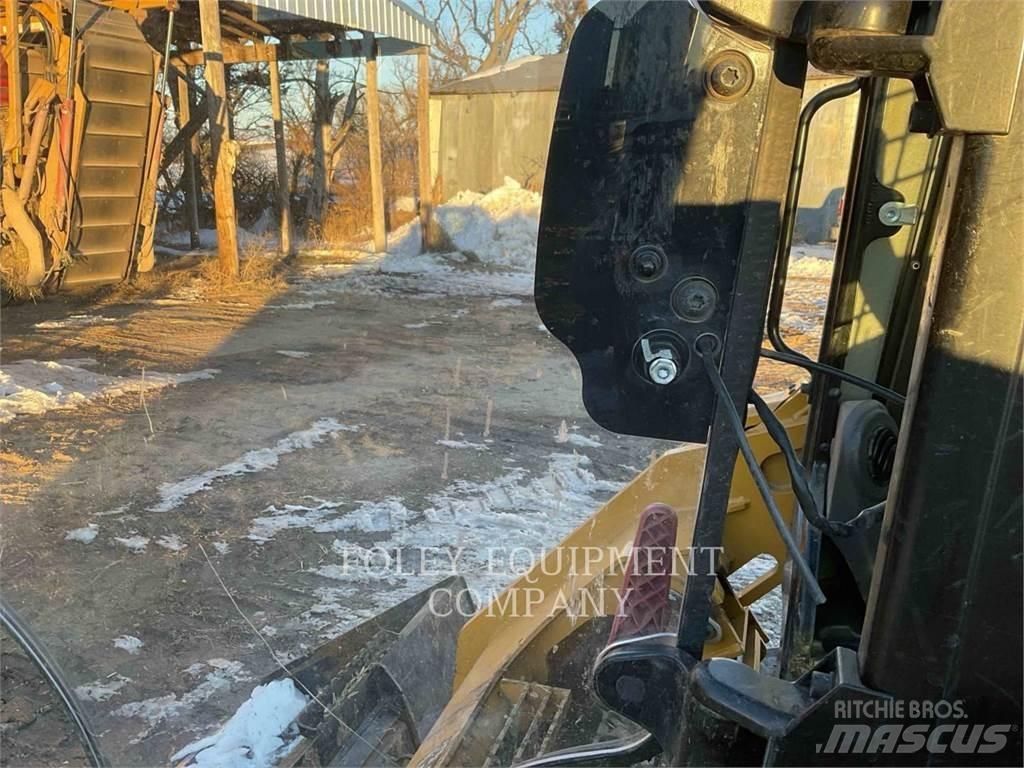 CAT 299D3 履带式装载机