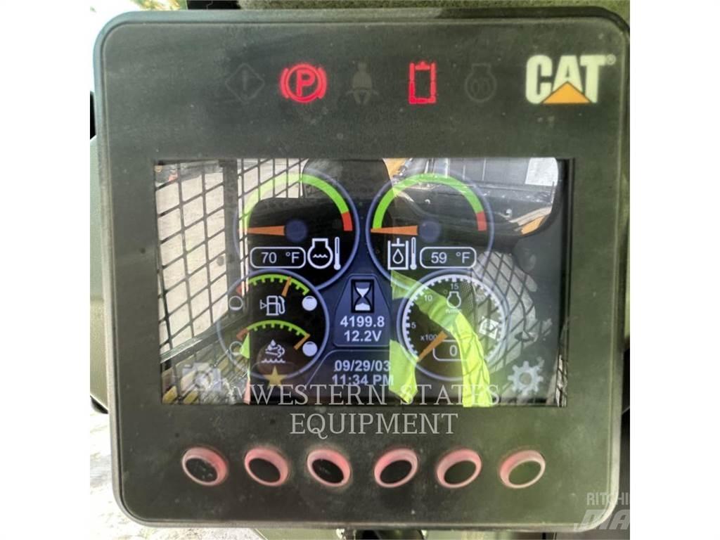 CAT 299D3 滑移装载机