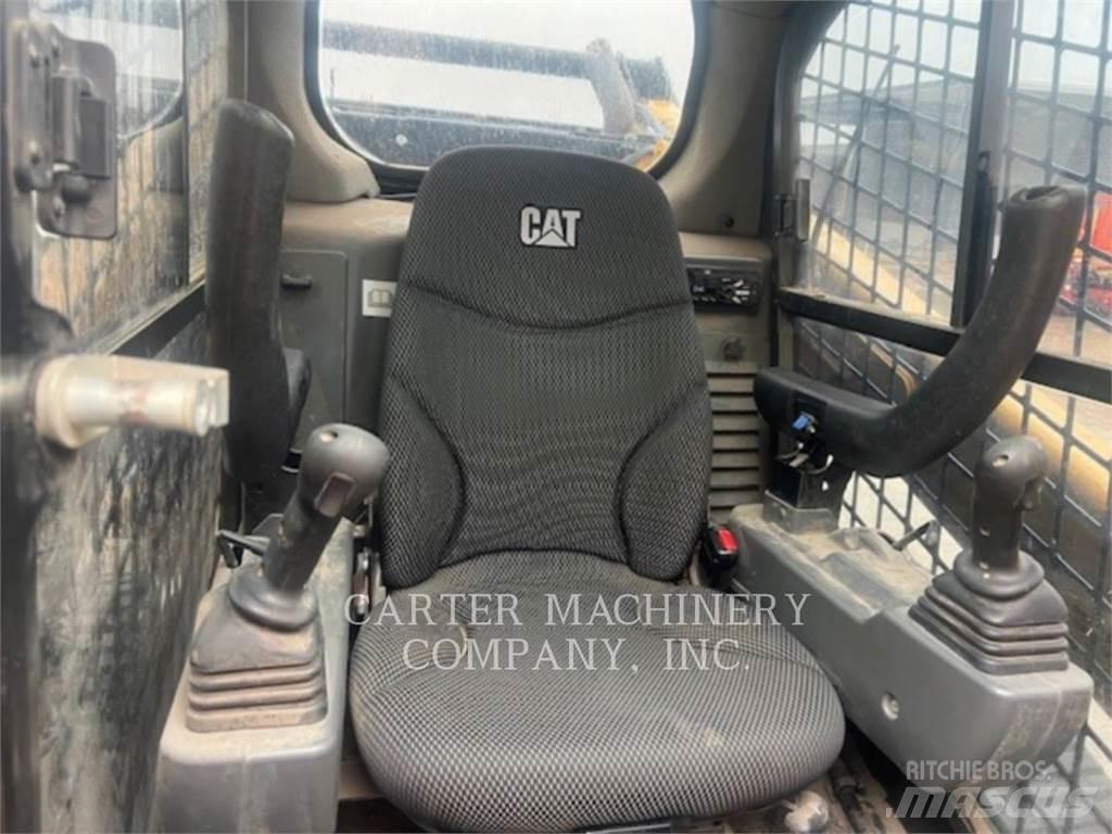 CAT 299D3 履带式装载机