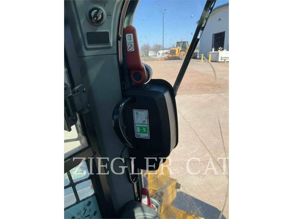 CAT 299D3 履带式装载机