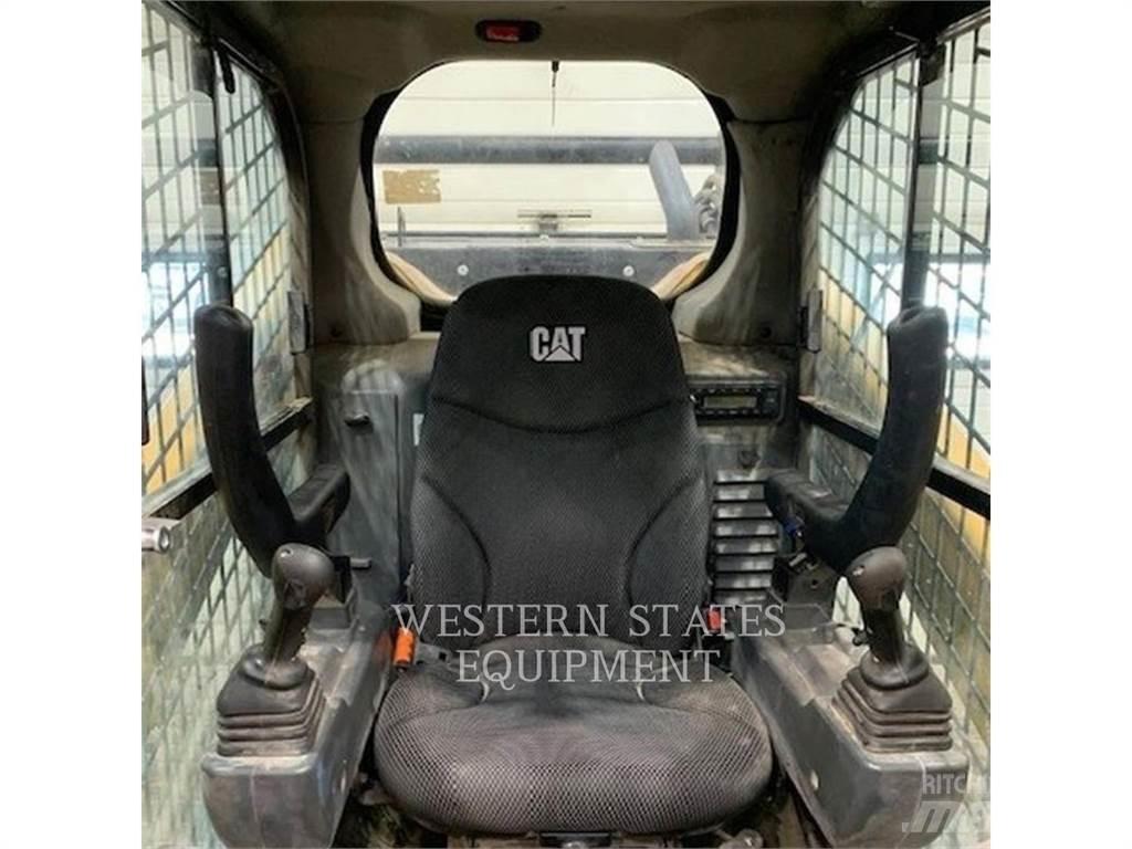 CAT 299D3 滑移装载机