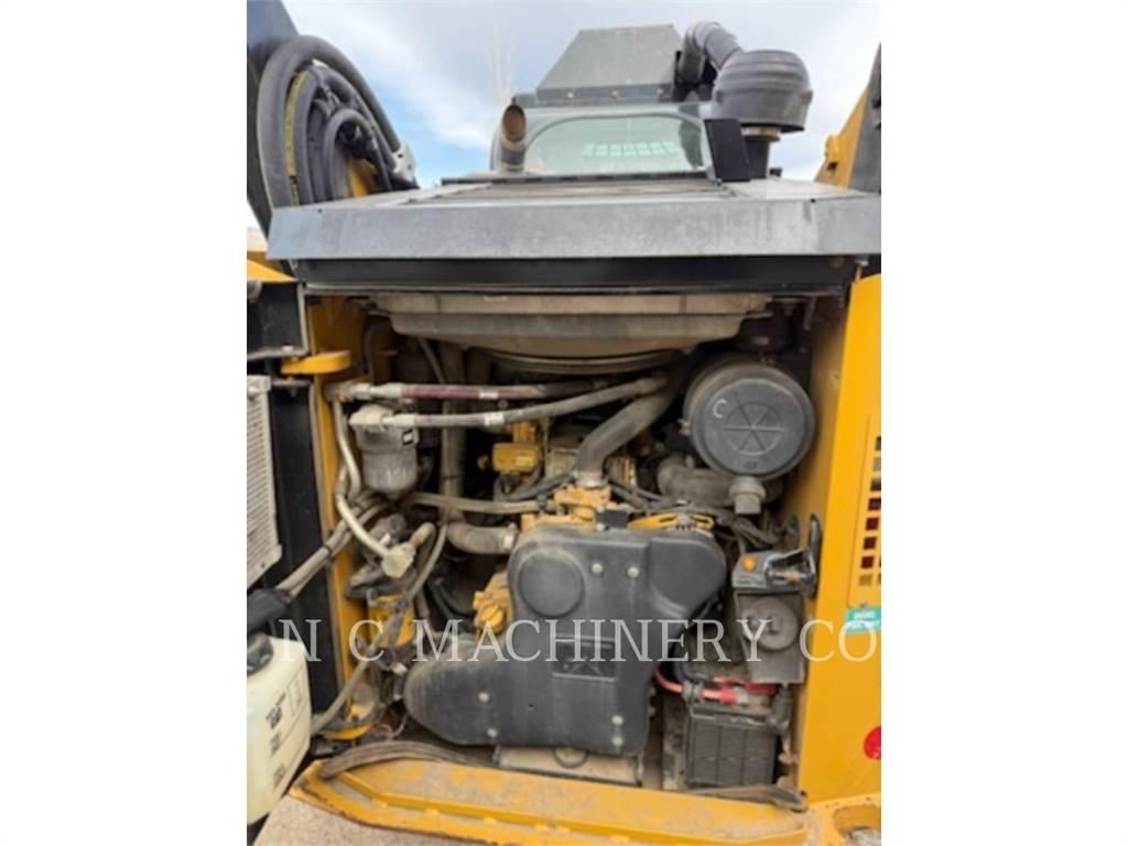 CAT 299D3 滑移装载机