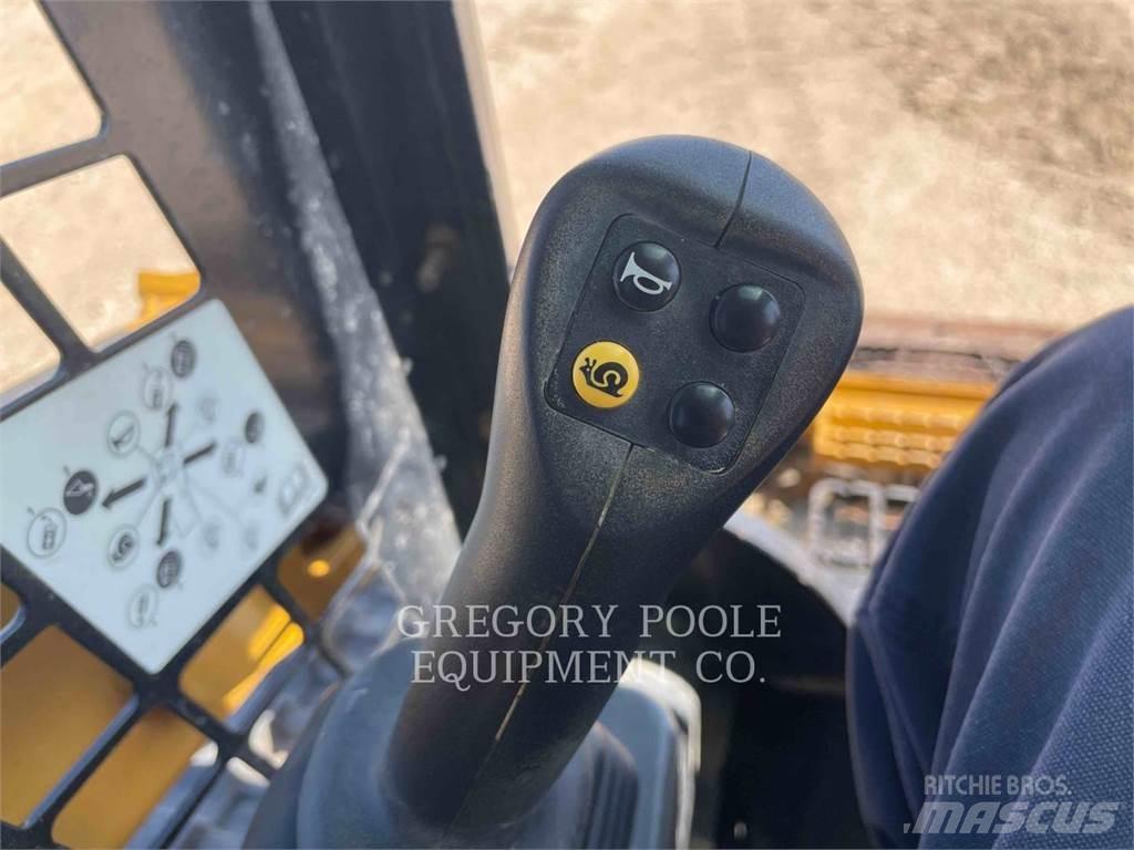 CAT 299D3 履带式装载机
