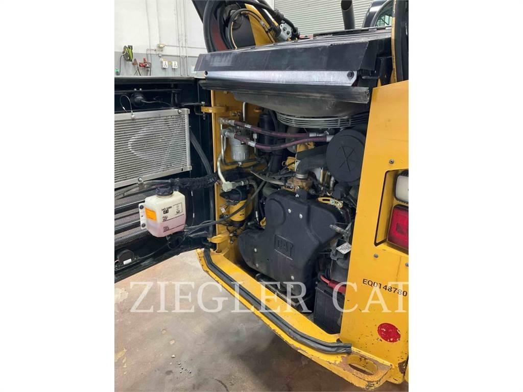 CAT 299D3 履带式装载机