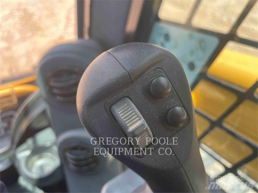 CAT 299D3 履带式装载机