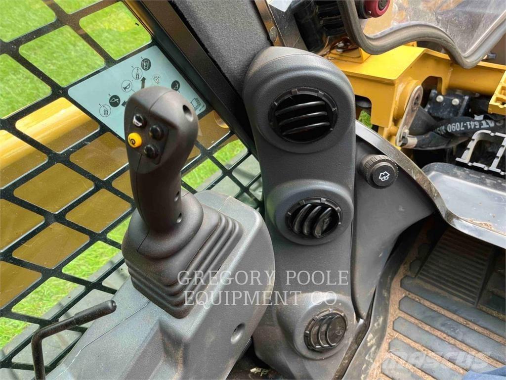 CAT 299D3 履带式装载机