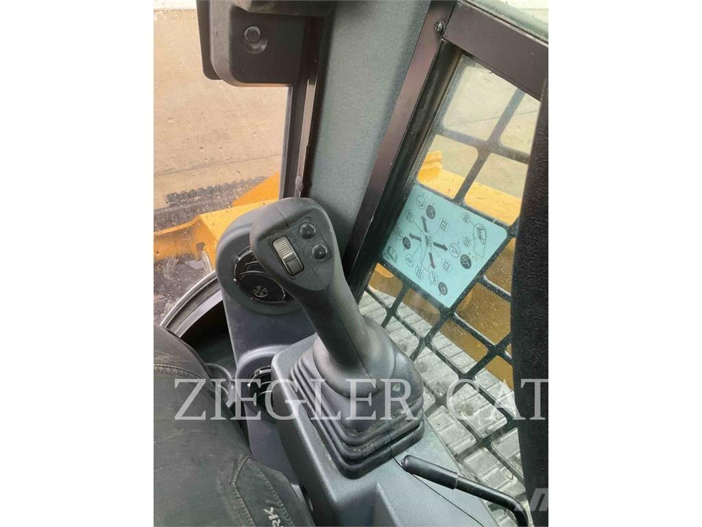 CAT 299D3 履带式装载机