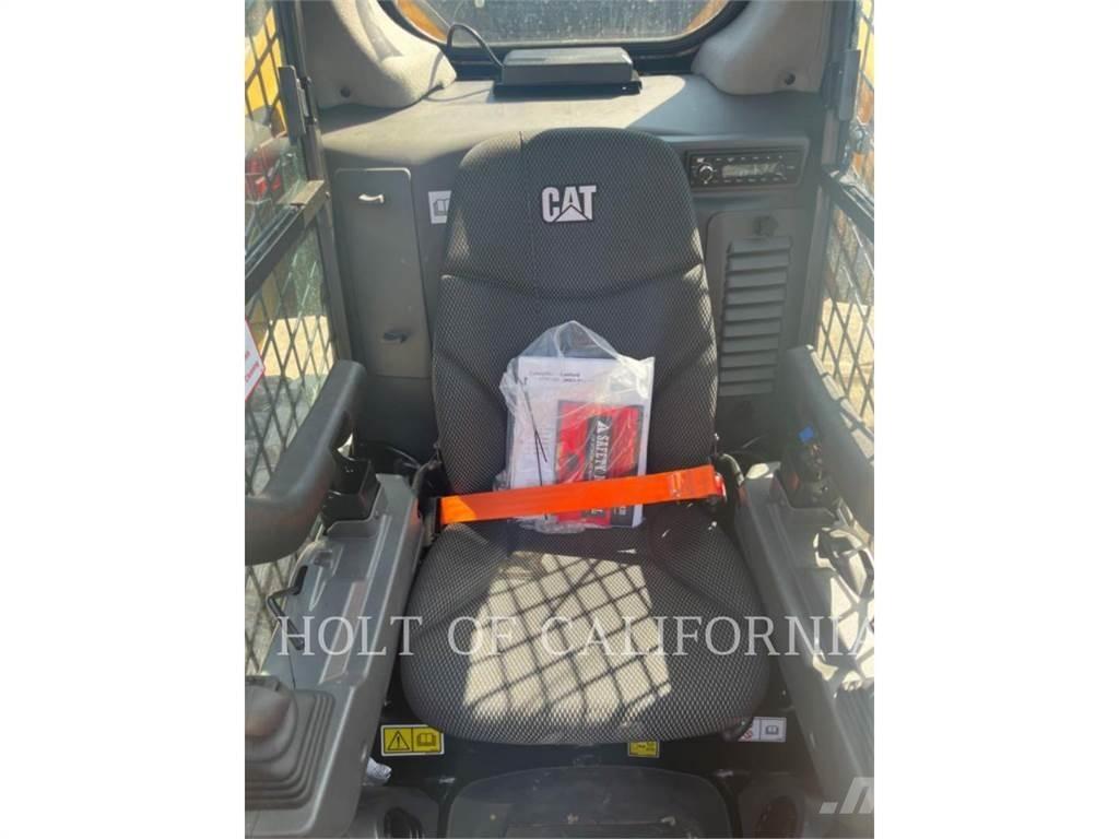 CAT 299D3 HF 滑移装载机