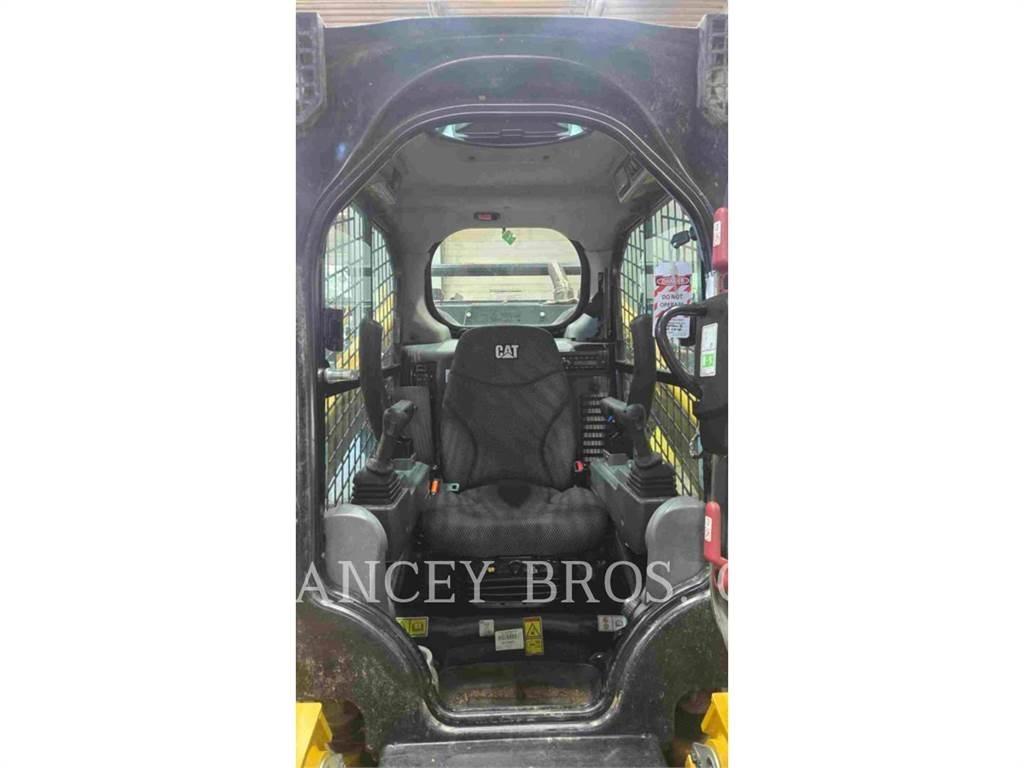 CAT 299D3 XE 滑移装载机