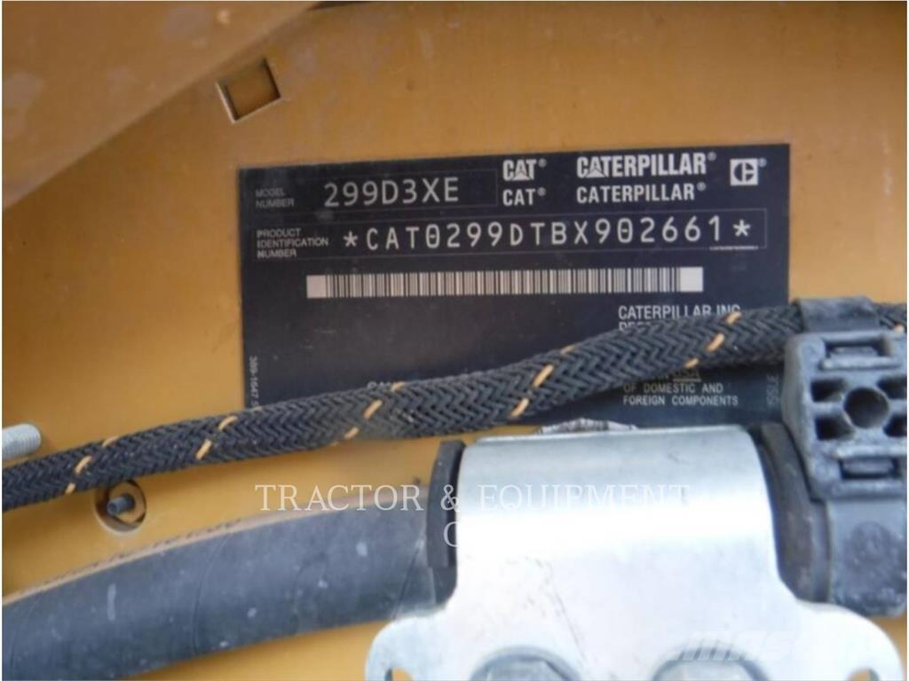 CAT 299D3 XE 滑移装载机