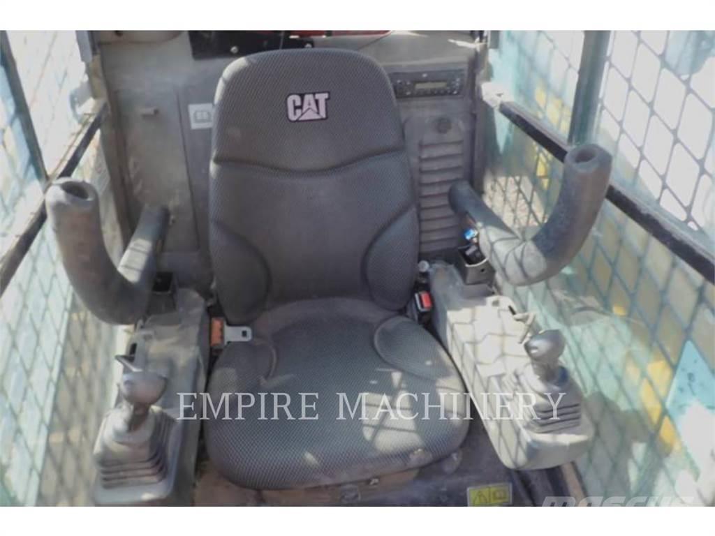 CAT 299D3 XECA 滑移装载机