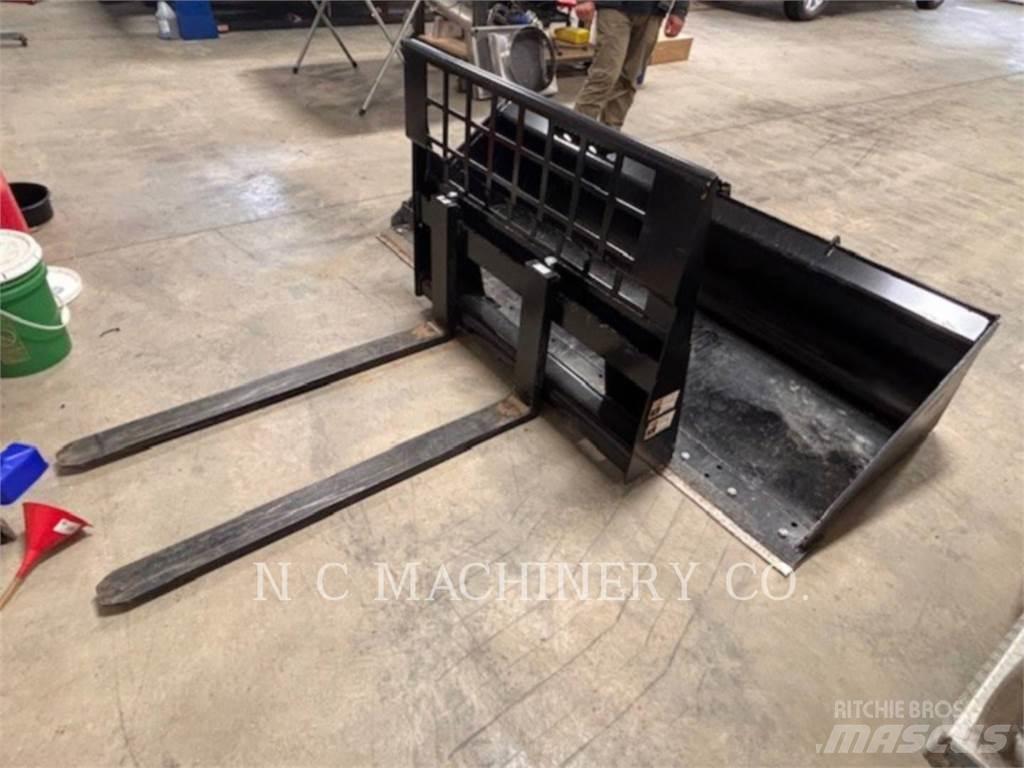 CAT 299D3 XED1 滑移装载机
