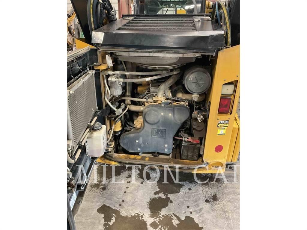 CAT 299D3 XHP 滑移装载机