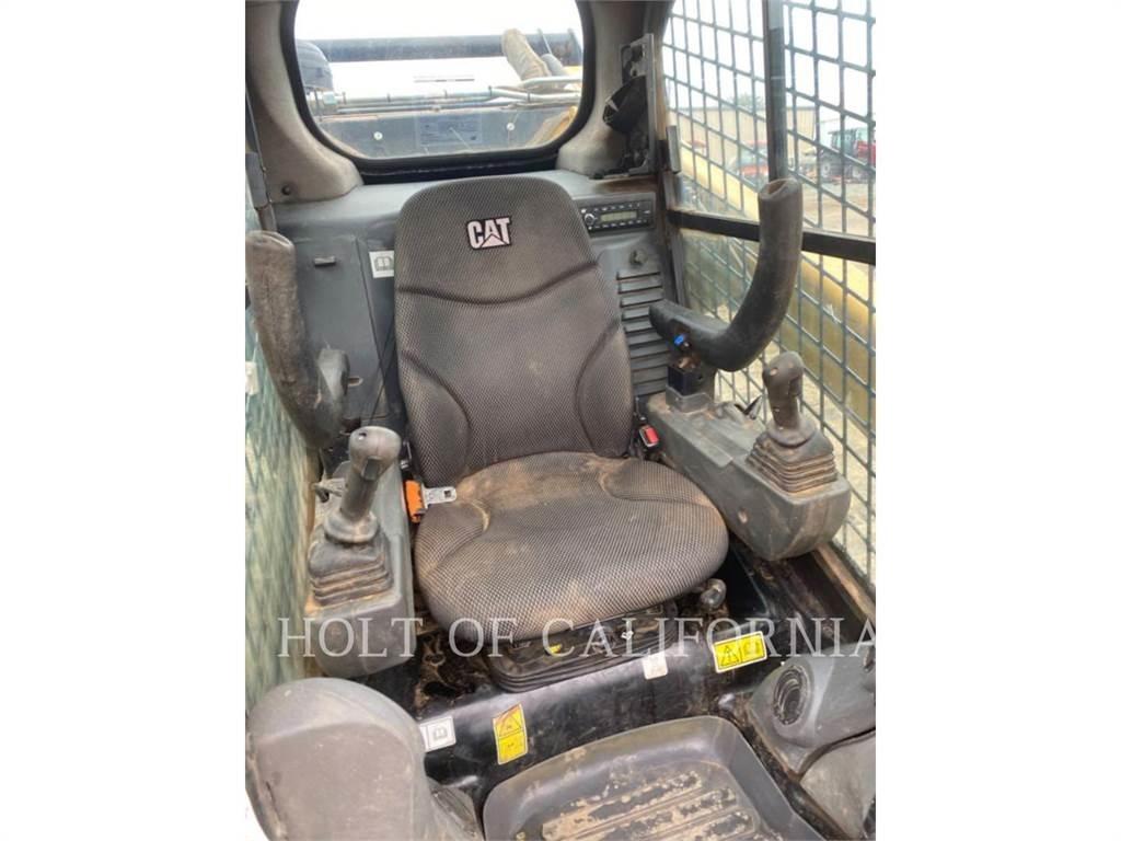 CAT 299D3XE 滑移装载机