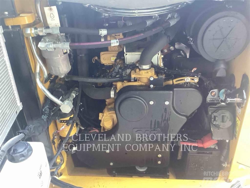 CAT 299D3XE 滑移装载机