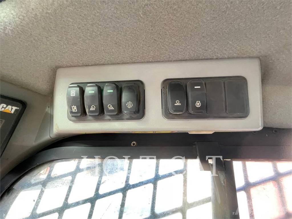 CAT 299D3XE 履带式装载机