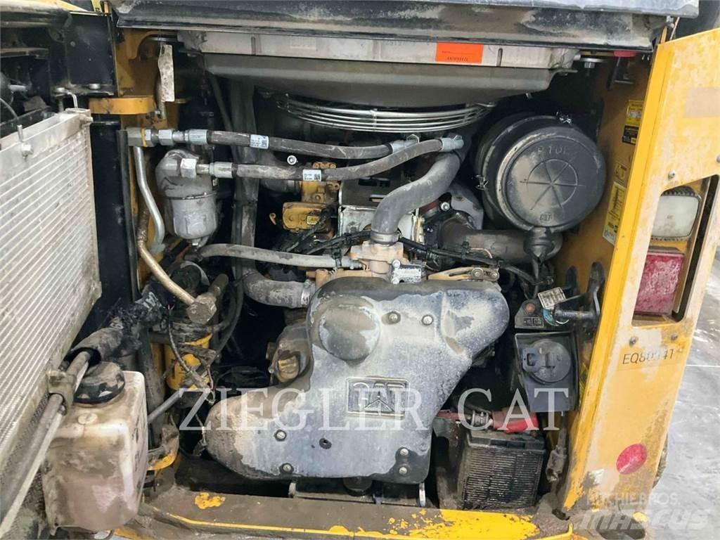 CAT 299D3XE 履带式装载机