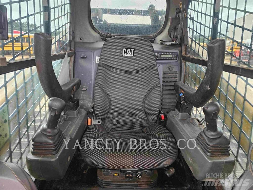 CAT 299D3XE 滑移装载机