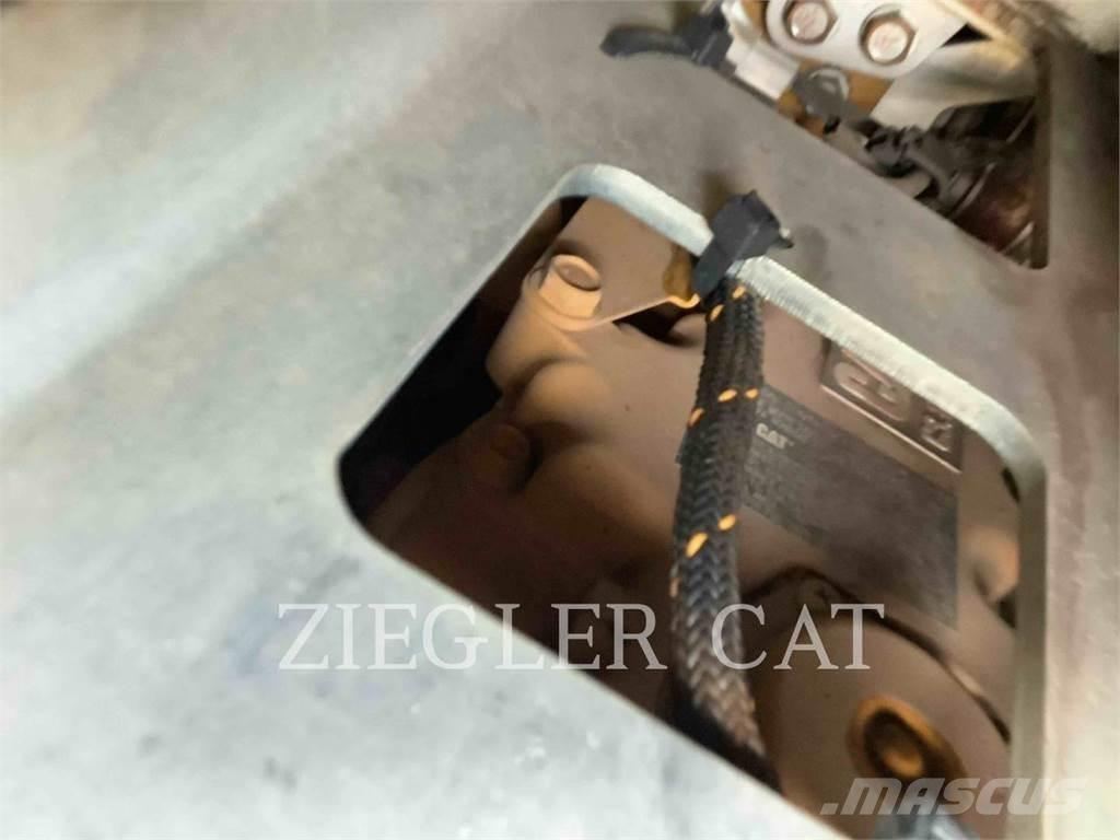 CAT 299D3XE 履带式装载机