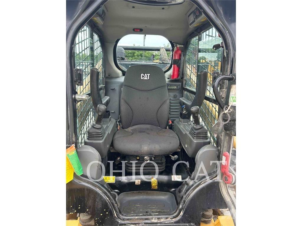CAT 299D3XE 滑移装载机