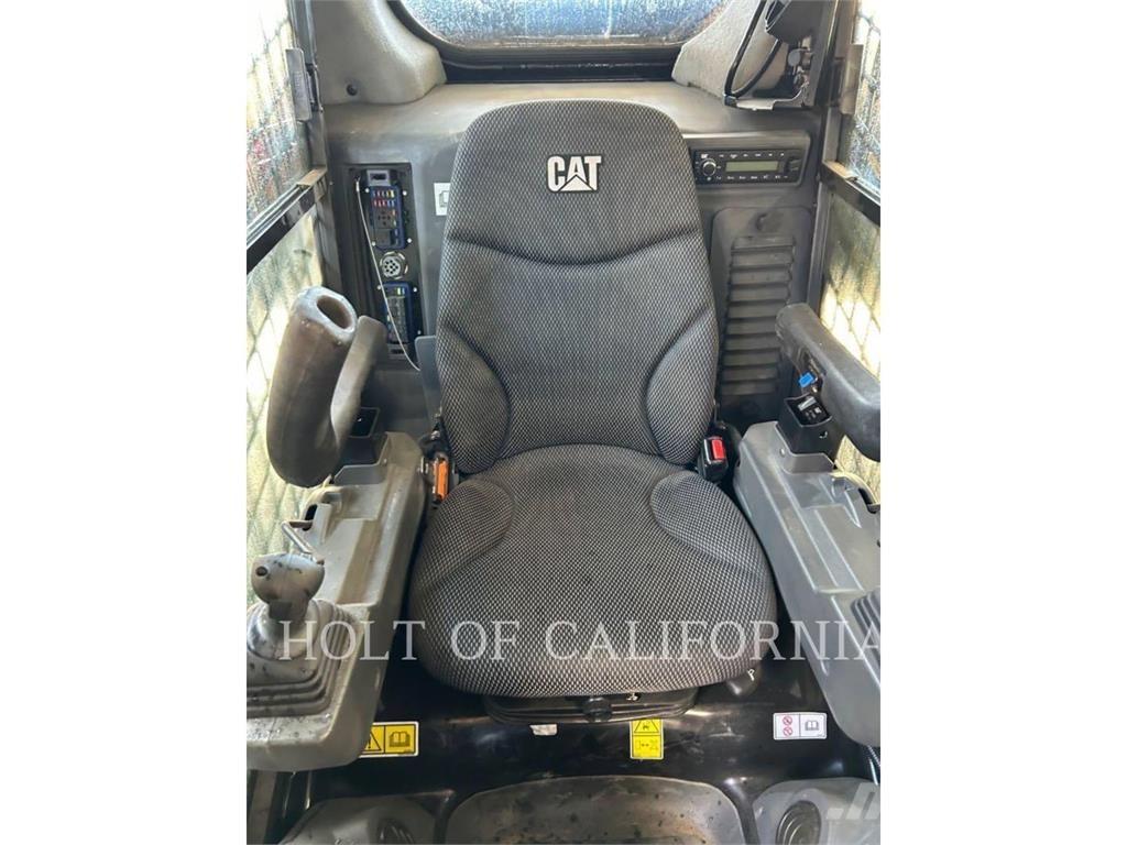 CAT 299D3XE 滑移装载机