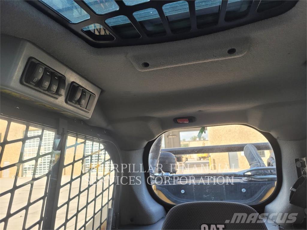 CAT 299D3XE 履带式装载机