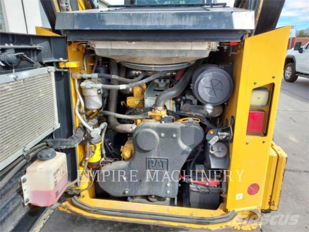 CAT 299D3XPSCA 滑移装载机