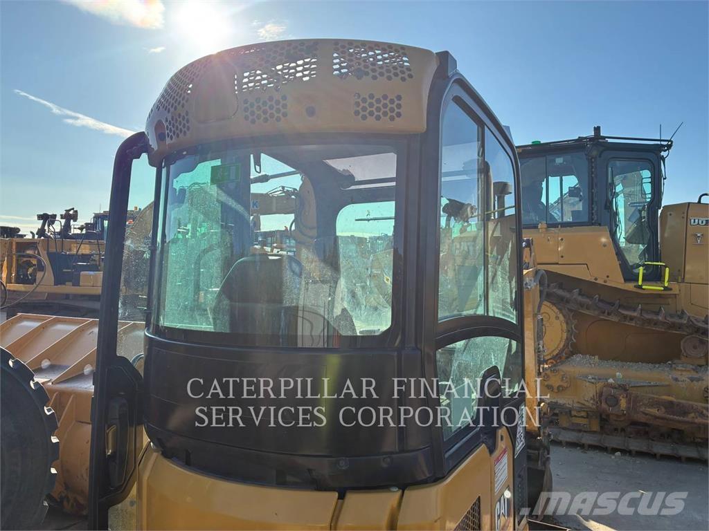 CAT 301.6-05 履带挖掘机