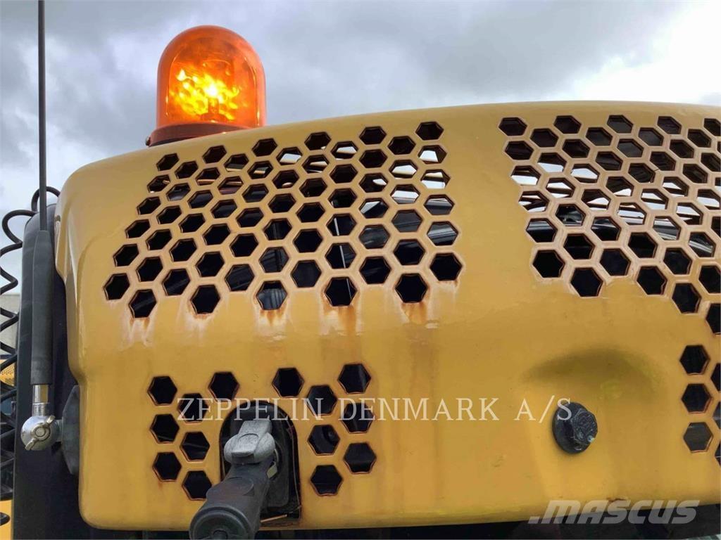 CAT 301.605 履带挖掘机