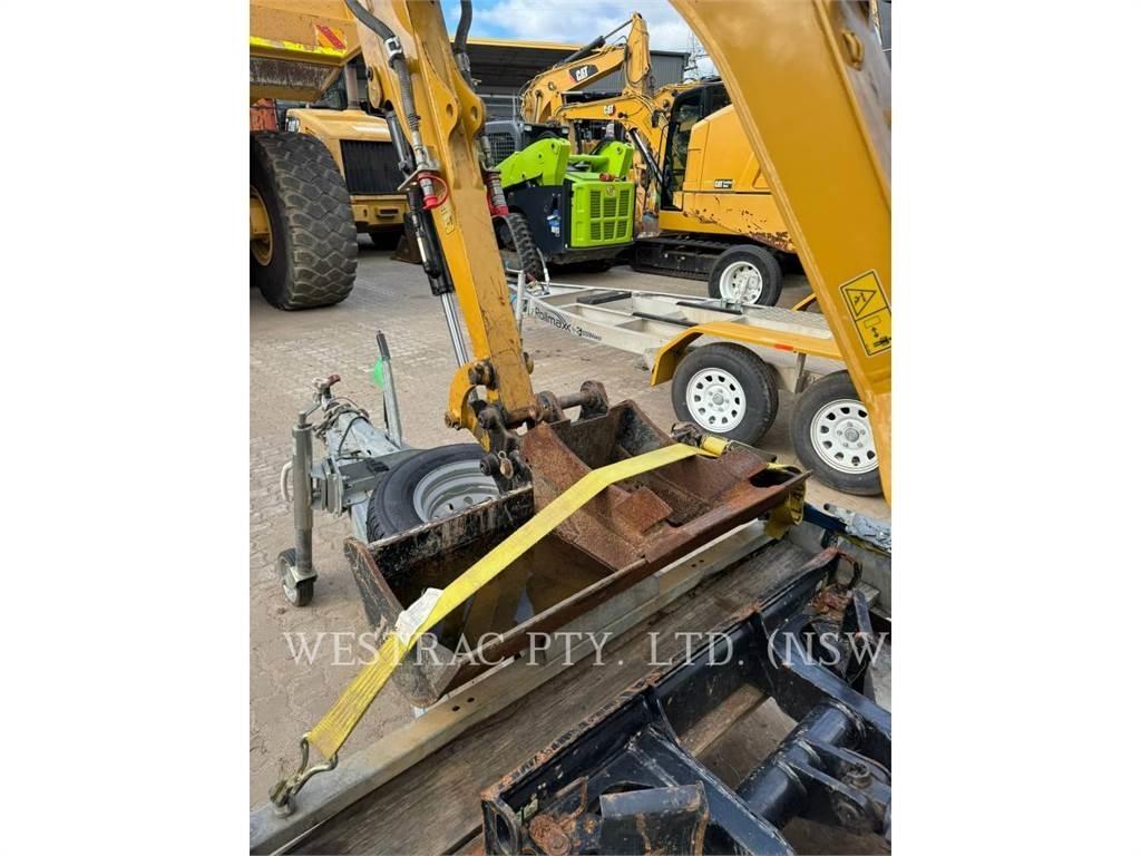 CAT 301.7CR 履带挖掘机