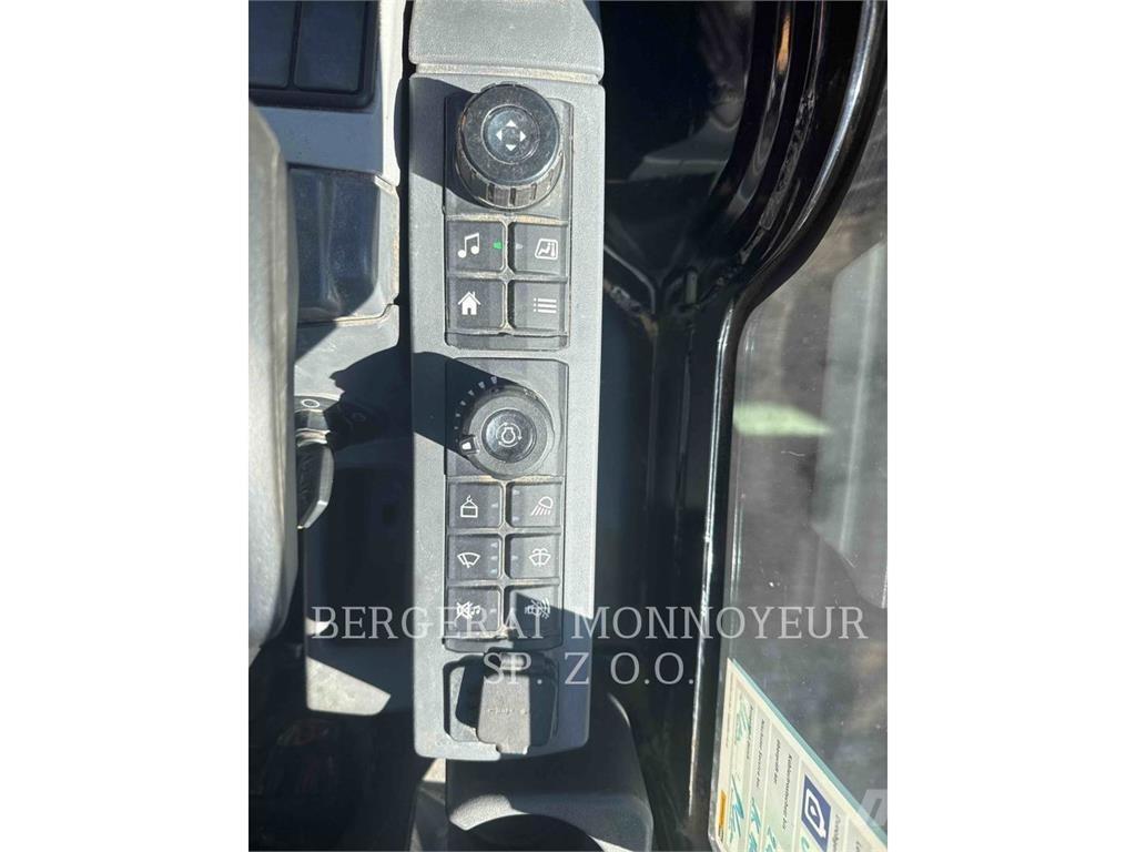 CAT 301.8 履带挖掘机
