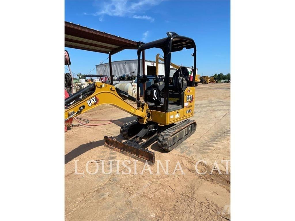 CAT 301.8 小型挖掘机