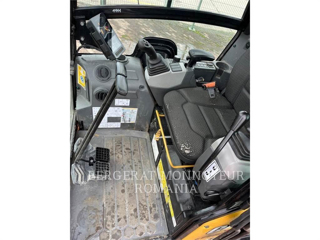 CAT 301.8-05 履带挖掘机