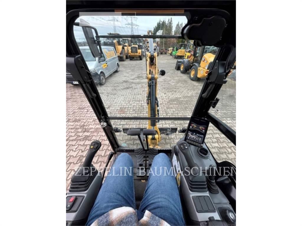 CAT 301.8-05A 履带挖掘机