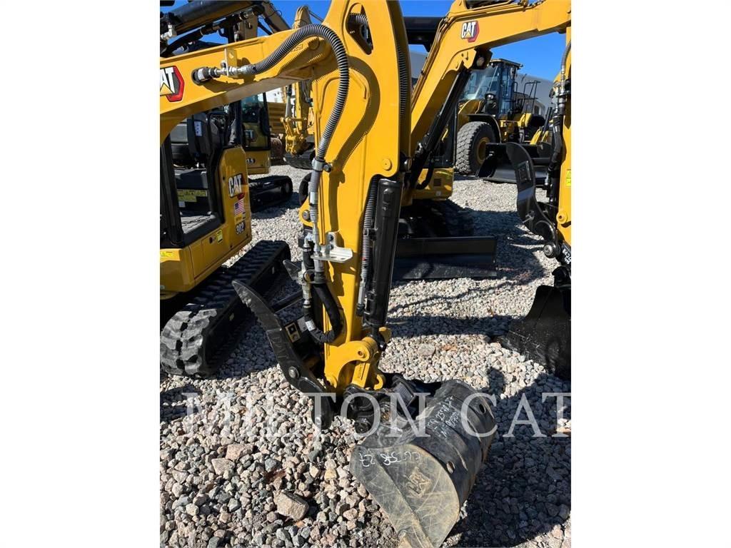 CAT 302 履带挖掘机
