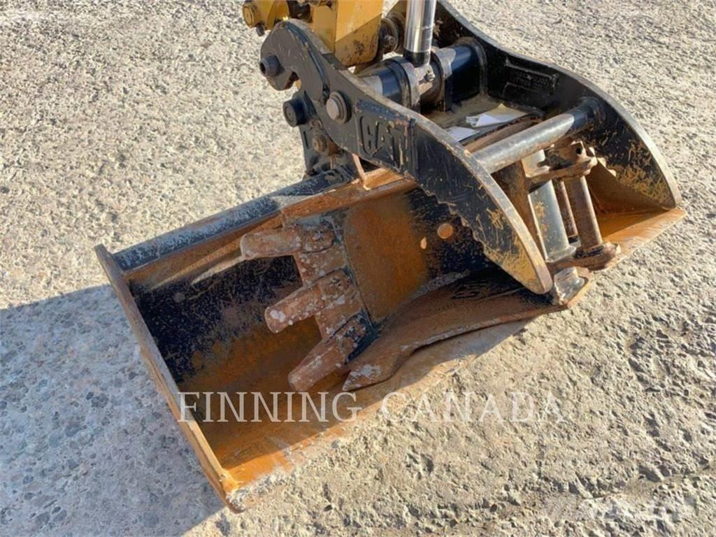 CAT 302-05 履带挖掘机