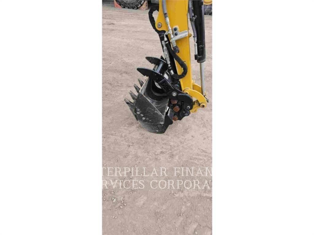 CAT 302 05A CR 履带挖掘机