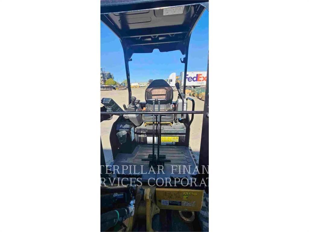 CAT 302 05A CR 履带挖掘机
