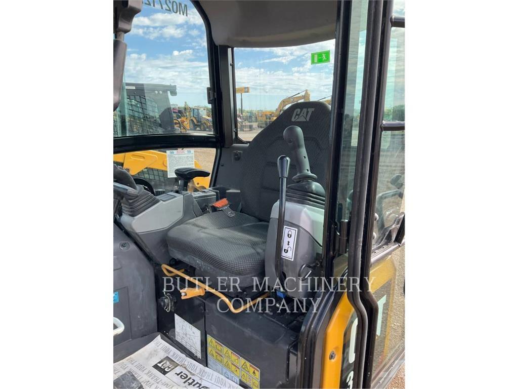 CAT 302-05A CR 履带挖掘机