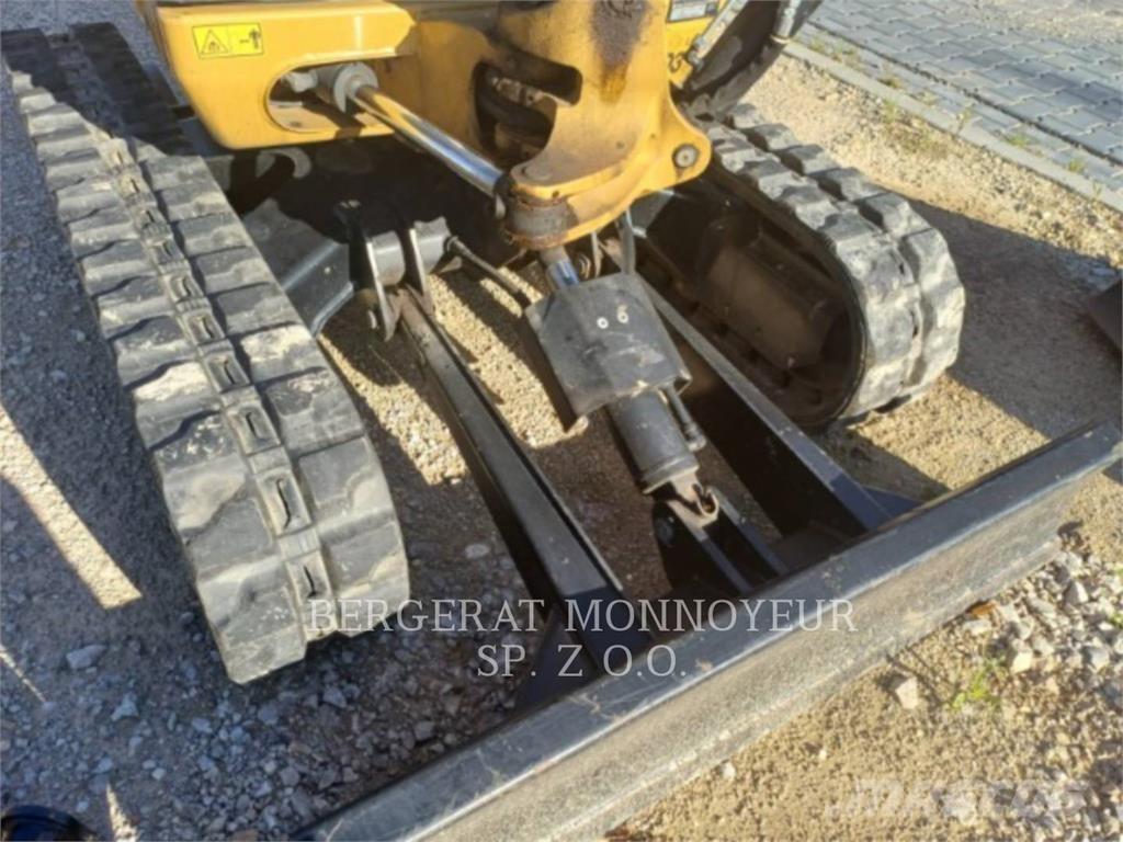 CAT 302.4D 履带挖掘机