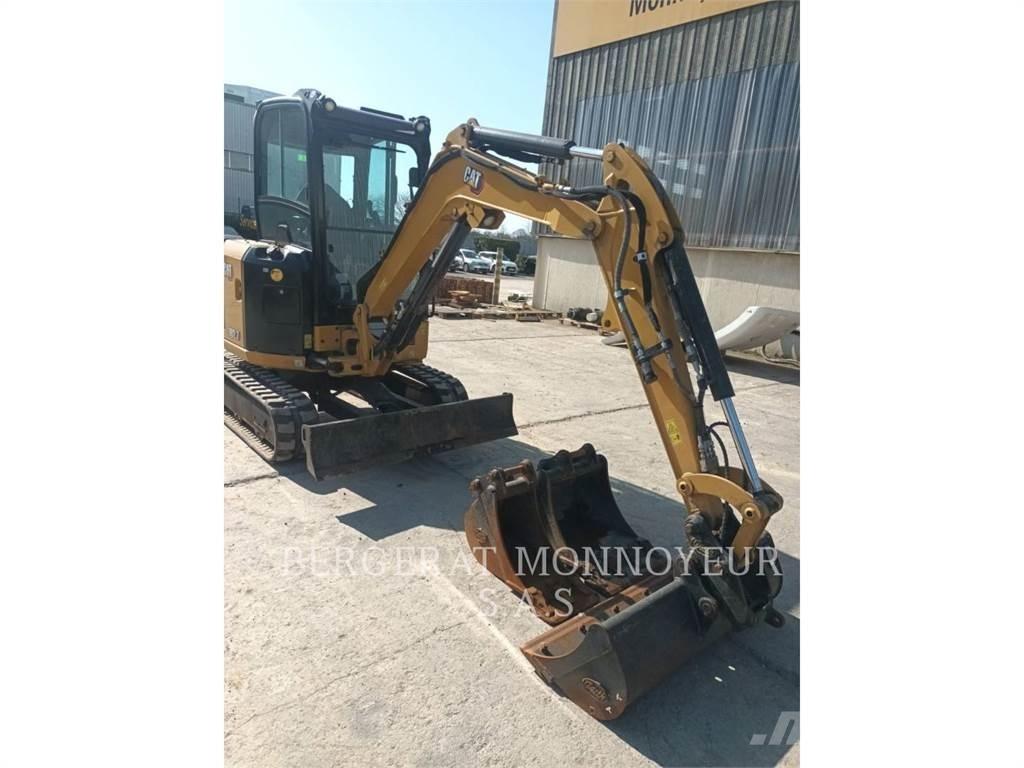 CAT 302.7 履带挖掘机