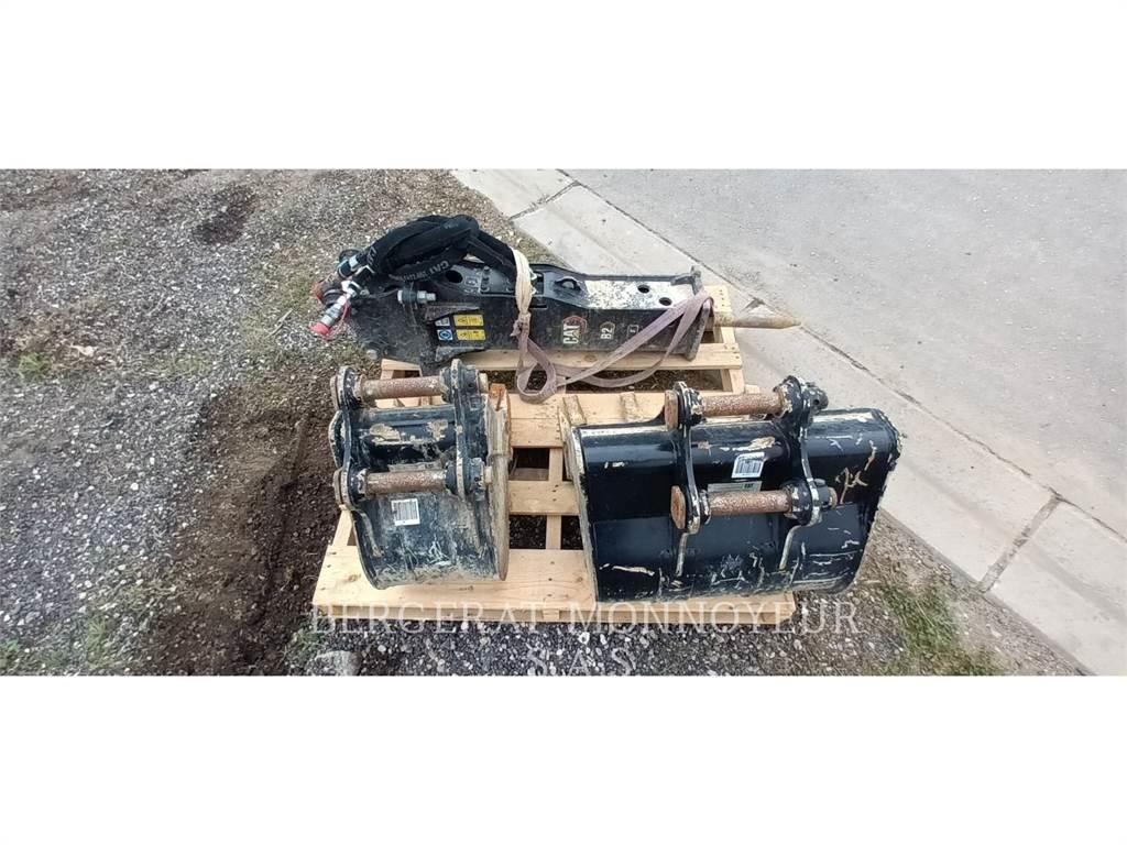 CAT 302.7 履带挖掘机