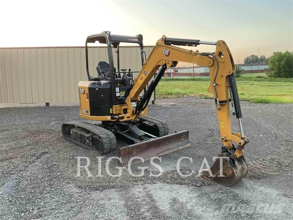 CAT 302.7 履带挖掘机