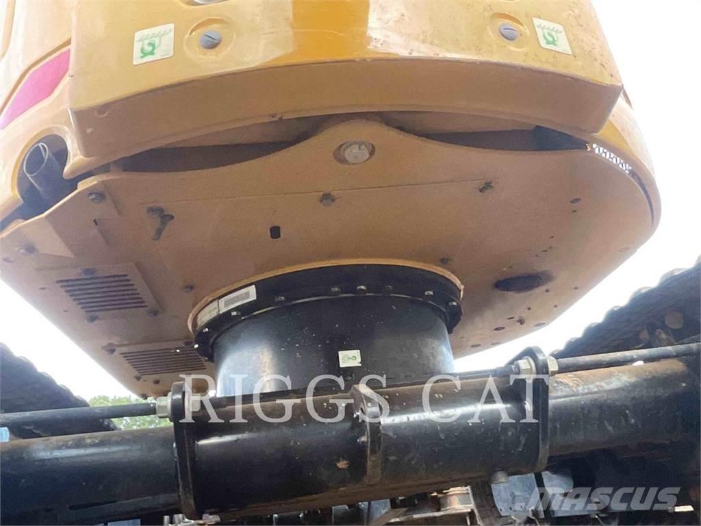 CAT 302.7 履带挖掘机