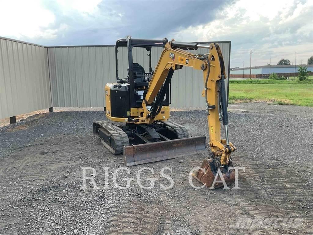 CAT 302.7 履带挖掘机