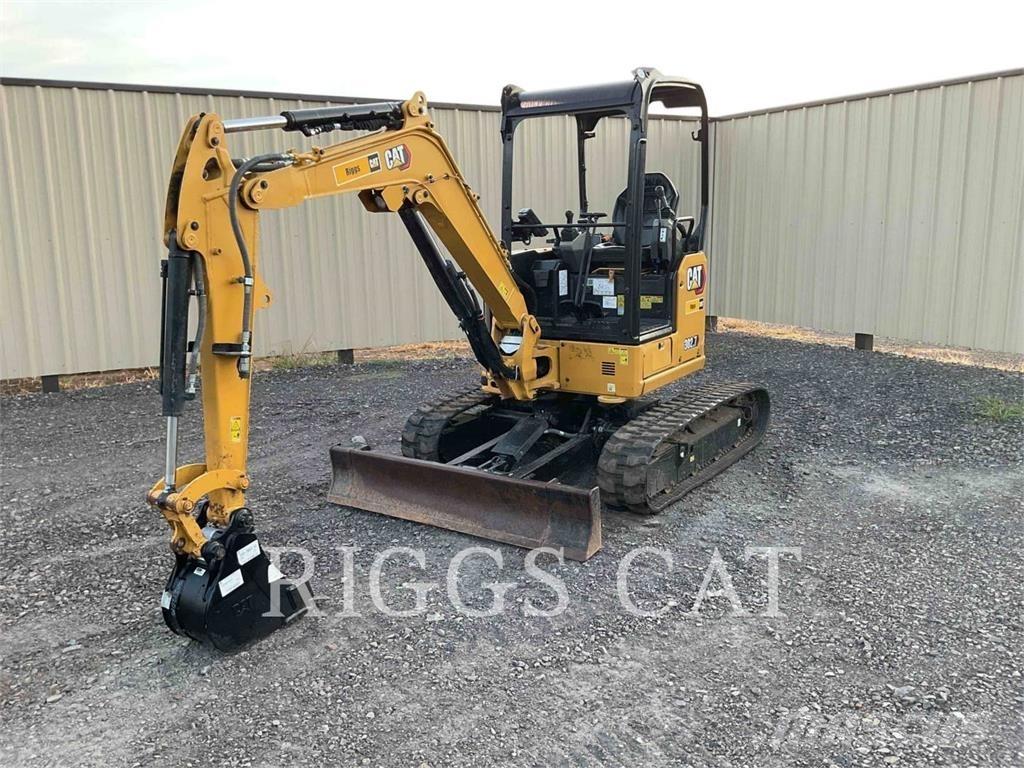 CAT 302.7 履带挖掘机