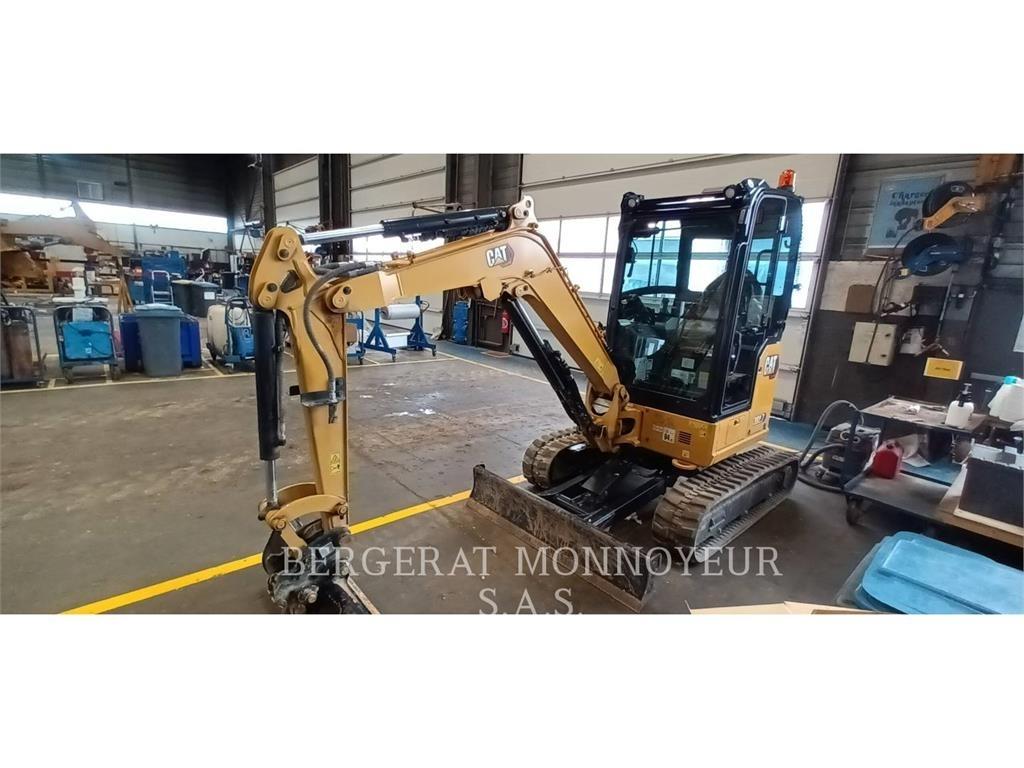 CAT 302.7 履带挖掘机