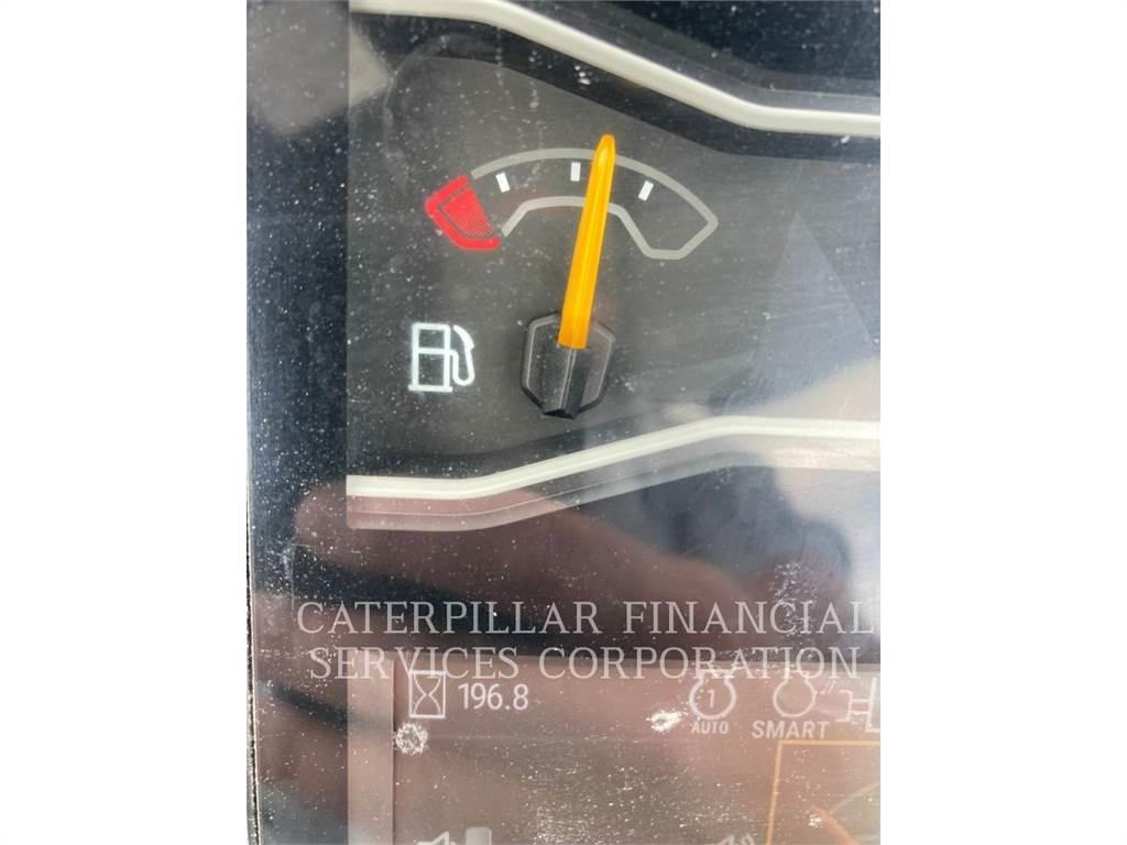 CAT 302.7-07CR 履带挖掘机