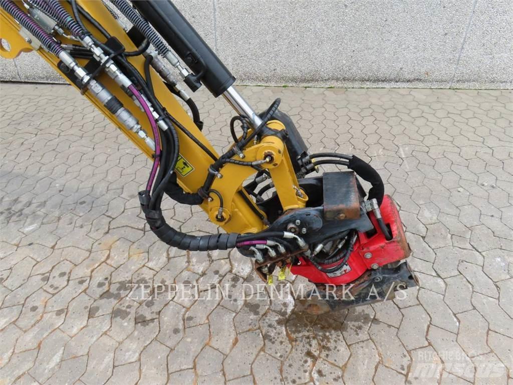 CAT 302.707CR 履带挖掘机